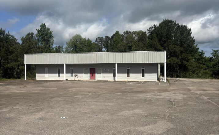 Pictures of Office, Retail property located at 5700 N Hills Street, Meridian, MS 39307 for sales - image #1
