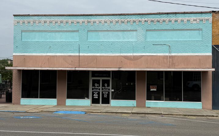 Pictures of Office, Retail, Special Purpose property located at 109 N Main Street, Newton, MS 39345 for sales - image #1