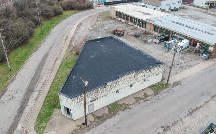 Pictures of Industrial property located at 97 HELEN ST, MC KEES ROCKS, PA 15136-2862 for sales - image #1