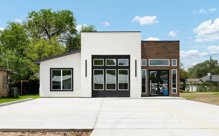 Pictures of Office property located at 614 South Missouri Avenue, Weslaco, TX 78596 for sales - image #1