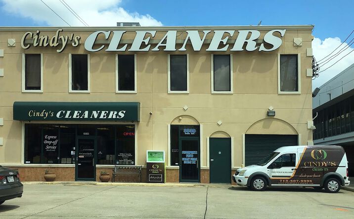 Pictures of Retail property located at 3330 Richmond Avenue, Houston, TX 77098 for sales - image #1