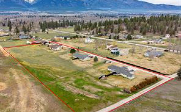 Pictures of Multifamily property located at 161 LITTLE AIREDALE LN, STEVENSVILLE, MT 59870-6862 for sales - image #1