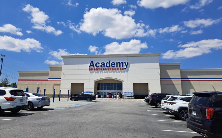 Pictures of Retail property located at 3720 BUFORD DR, BUFORD, GA 30519-4920 for sales - image #1