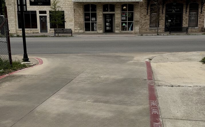Pictures of Mixed Use, Retail, Office property located at 923 Main Street, Liberty Hill, TX 78642 for sales - image #1