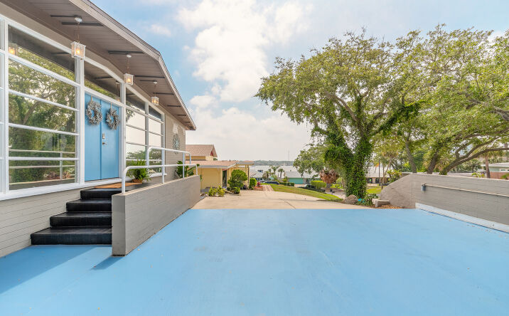 Pictures of Retail, Special Purpose property located at 9 FOUNTAINEBLEAU CIR, DAYTONA BEACH, FL 32118-4008 for sales - image #1