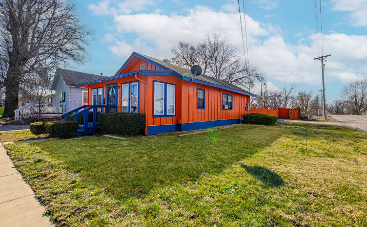 Pictures of Retail, Office, Mixed Use property located at 12912 7 Street, Grandview, MO 64030 for sales - image #1