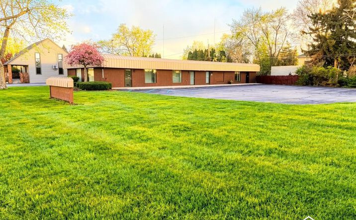 Pictures of Retail, Office, Mixed Use property located at 15175 South Dixie Highway, Monroe, MI 48161 for sales - image #1