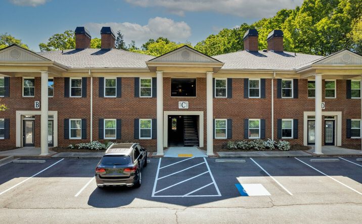Pictures of Office property located at 425 E Crossville Rd, Roswell, GA 30075 for sales - image #1