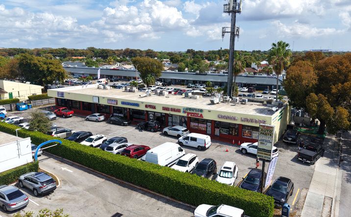 Pictures of Retail property located at 5655 Northwest 195th Drive, Miami Gardens, FL 33055 for sales - image #1