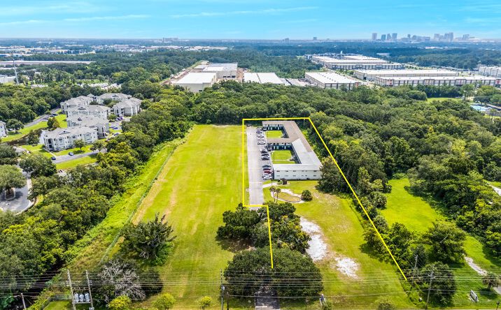 Pictures of Multifamily property located at 1625 MERCY DR, ORLANDO, FL 32808-6400 for sales - image #1
