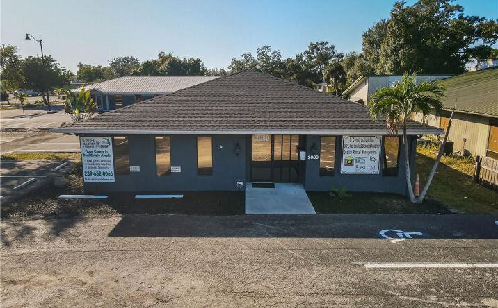 Pictures of Office property located at 2080 Collier Avenue, Fort Myers, FL 33901 for sales - image #1