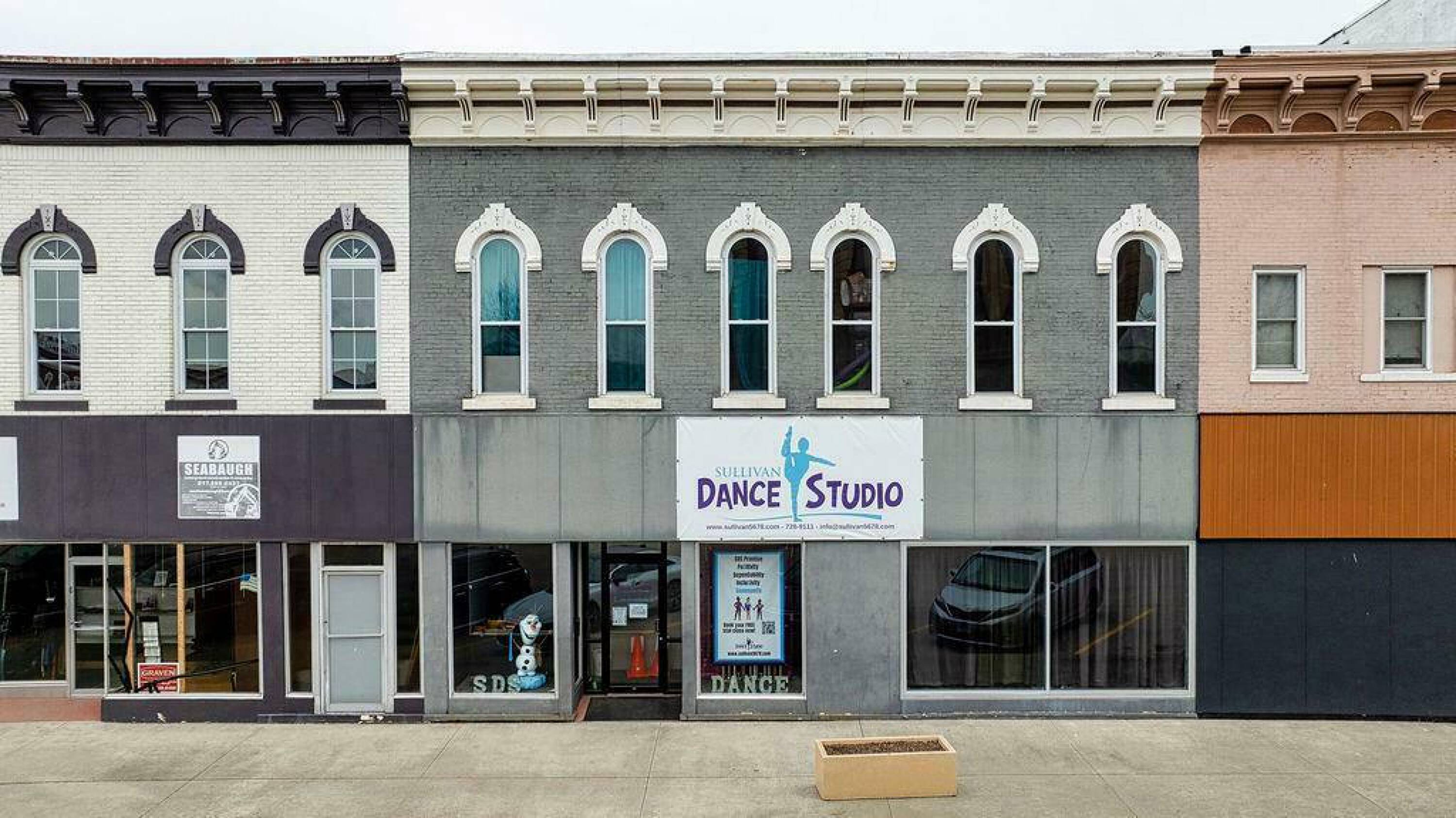 11 E Jefferson St, Sullivan, IL 61951