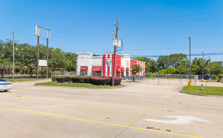 8090 College Street, Beaumont