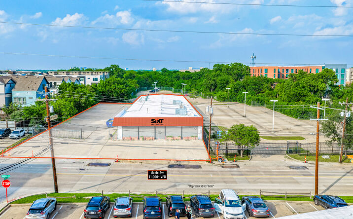Pictures of Retail property located at 5800 Maple Avenue, Dallas, TX 75235 for sales - image #1