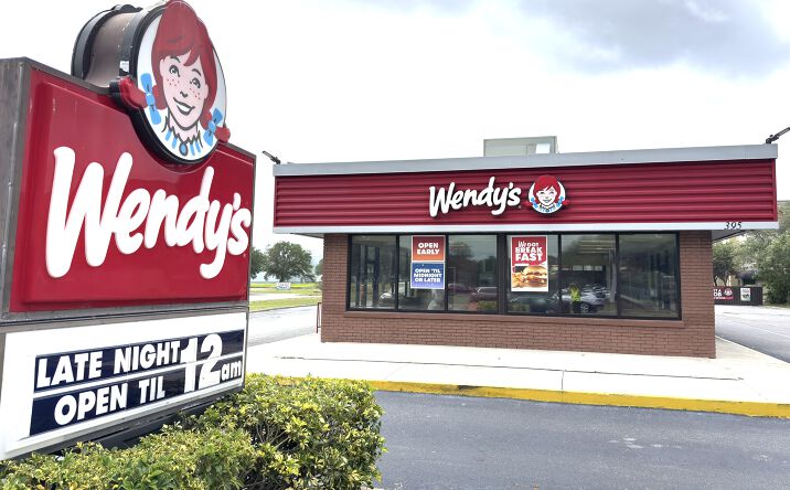 Pictures of Retail property located at 395 E EAU GALLIE BLVD, MELBOURNE, FL 32937-4836 for sales - image #1