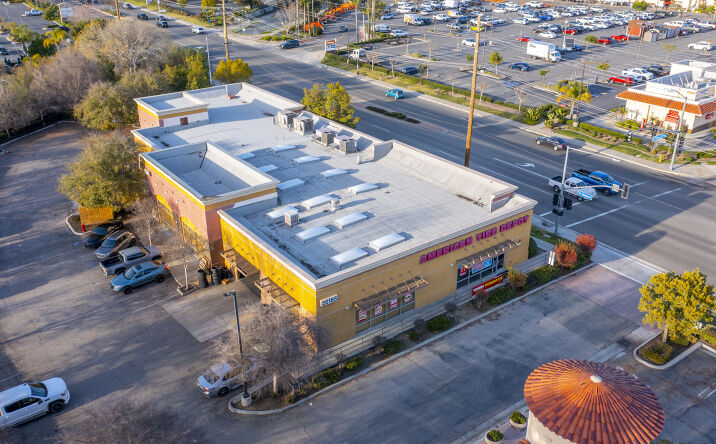 Pictures of Retail property located at 25185 MADISON AVE, MURRIETA, CA 92562-8977 for sales - image #1