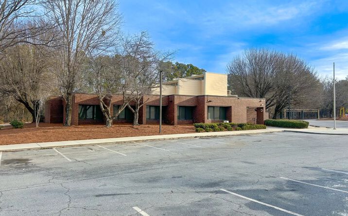 Pictures of Retail property located at 3800 Browns Mill Road Southeast, Atlanta, GA 30354 for sales - image #1