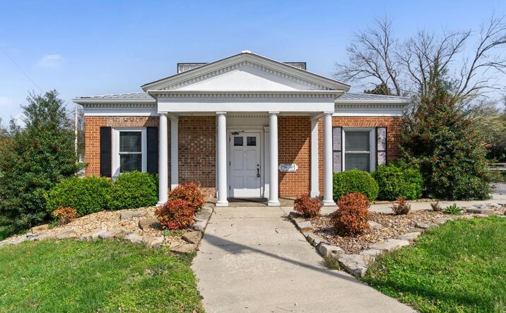Pictures of Office property located at 225 E Main St, Livingston, TN 38570 for sales - image #1