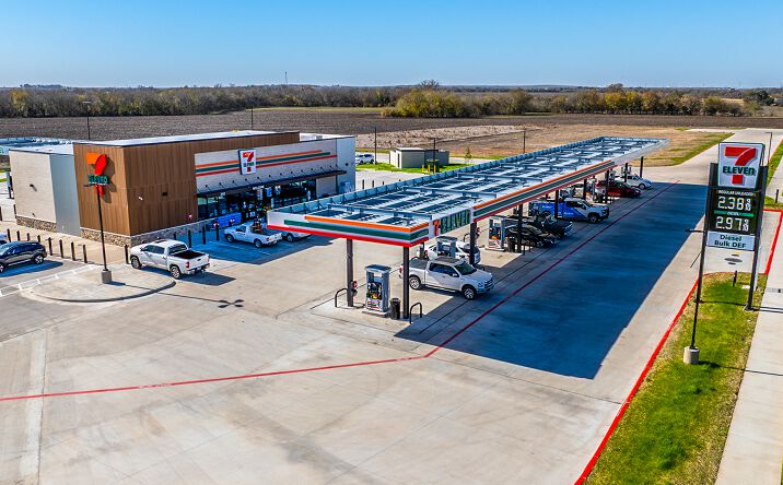 Pictures of Retail property located at 2410 West San Antonio Street, Lockhart, TX 78644 for sales - image #1