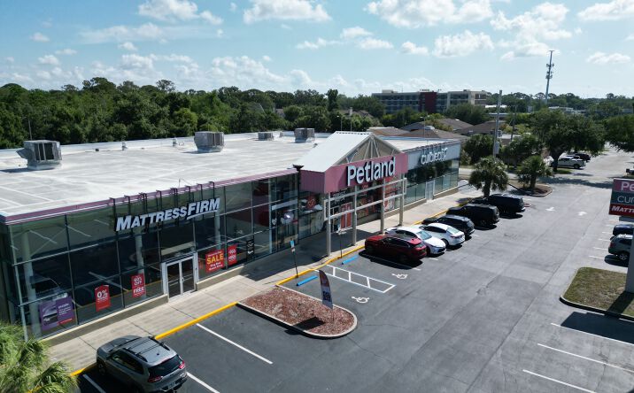 Pictures of Retail property located at 10289 Ulmerton Road, Largo, FL 33771 for sales - image #1