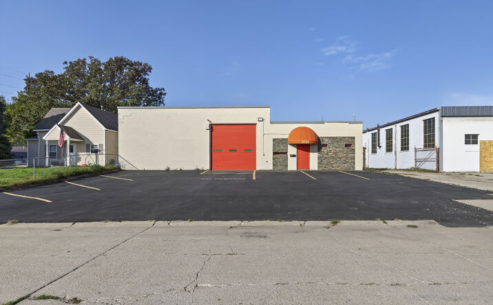 Pictures of Industrial property located at 8708 North 28th Avenue, Omaha, NE 68112 for sales - image #1