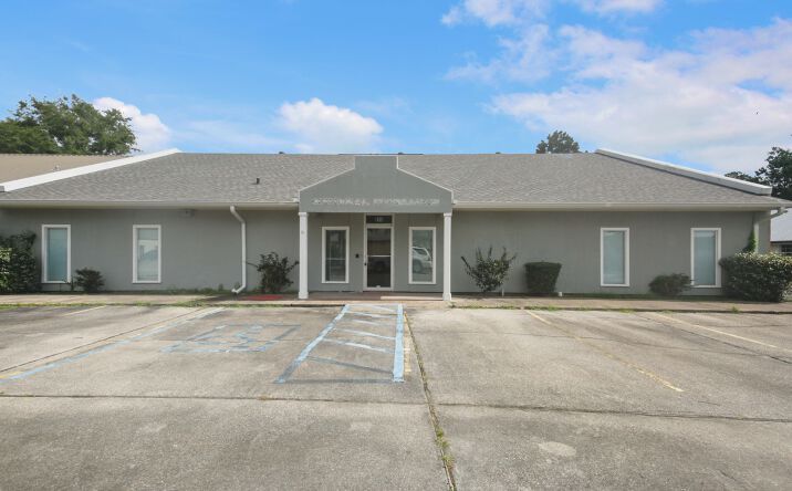 Pictures of Retail, Office, Mixed Use property located at 294 Thames Avenue, Bay St Louis, MS 39520 for sales - image #1