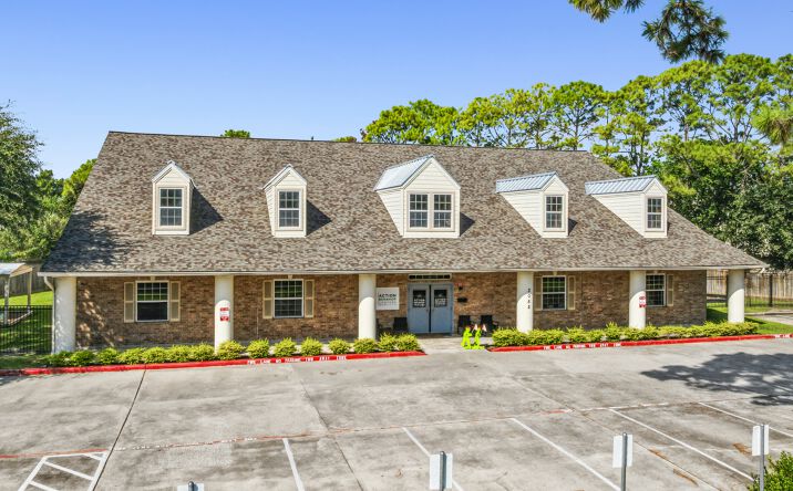 Pictures of Retail, Office property located at 3052 South Shore Boulevard, League City, TX 77573 for sales - image #1