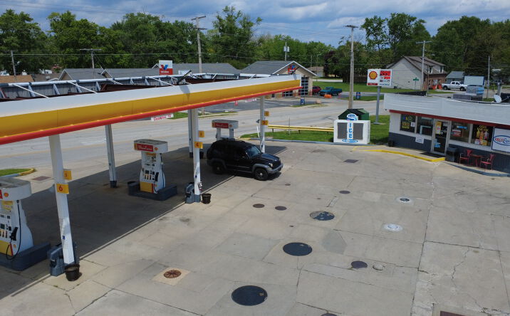 Pictures of Retail property located at 843 North Main Street, Monticello, IN 47960 for sales - image #1