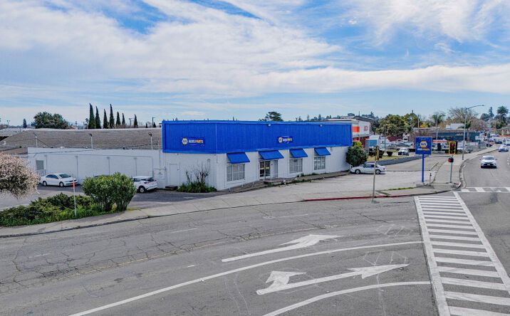 Pictures of Retail property located at 3032 Sonoma Blvd, Vallejo, CA 94590 for sales - image #1