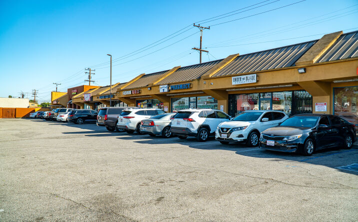 Pictures of Retail property located at 3270 TWEEDY BLVD, SOUTH GATE, CA 90280 for sales - image #1