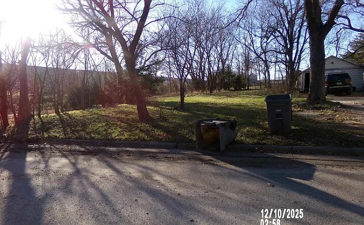 Pictures of Land property located at 301 Sunnyslope St, Emporia, KS 66801 for sales - image #1