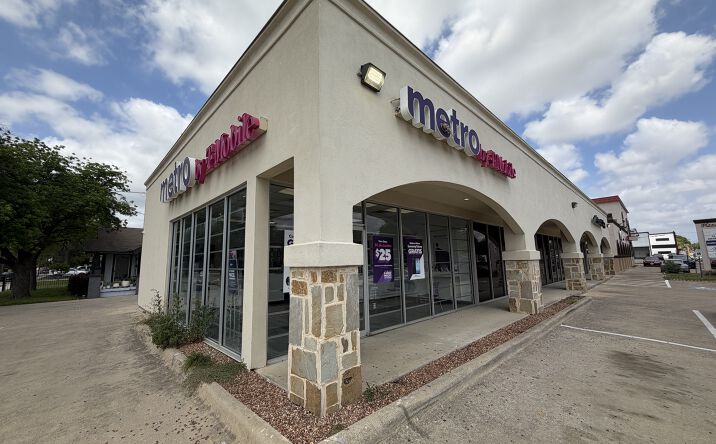 Pictures of Retail, Office property located at 901 N SYLVANIA AVE, FORT WORTH, TX 76111-2461 for sales - image #1