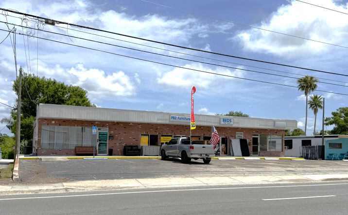 Pictures of Mixed Use, Land, Self Storage property located at 9933 SEMINOLE BLVD, SEMINOLE, FL 33772-2536 for sales - image #1