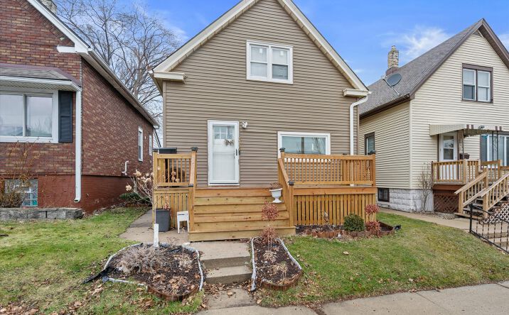 2715 S 14th St, Milwaukee
