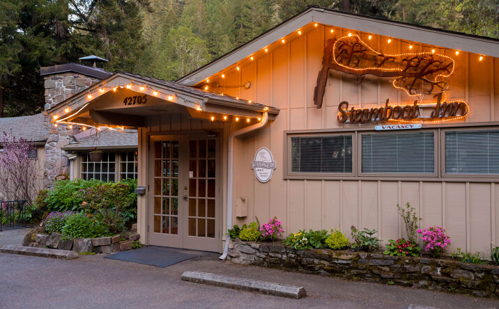 Pictures of Hospitality property located at 42705 North Umpqua Highway, Idleyld, OR 97447 for sales - image #1