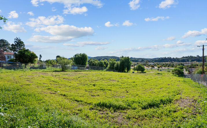Pictures of Land property located at 9935 Foothill Boulevard, Los Angeles, CA 91342 for sales - image #1