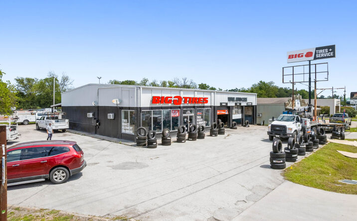 Pictures of Retail property located at 1136 Spring Cypress Road, Spring, TX 77373 for sales - image #1