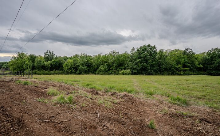 Pictures of Land property located at 1 S Elwood Avenue, Glenpool, OK 74033 for sales - image #1