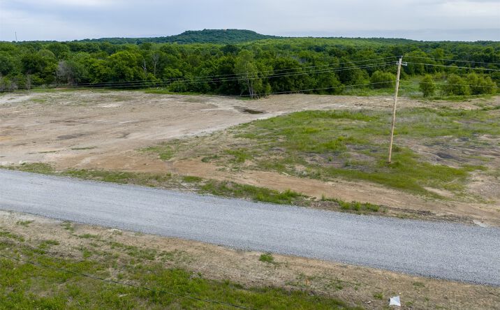 Pictures of Land property located at 4 Hwy 75, Henryetta, OK 74437 for sales - image #1