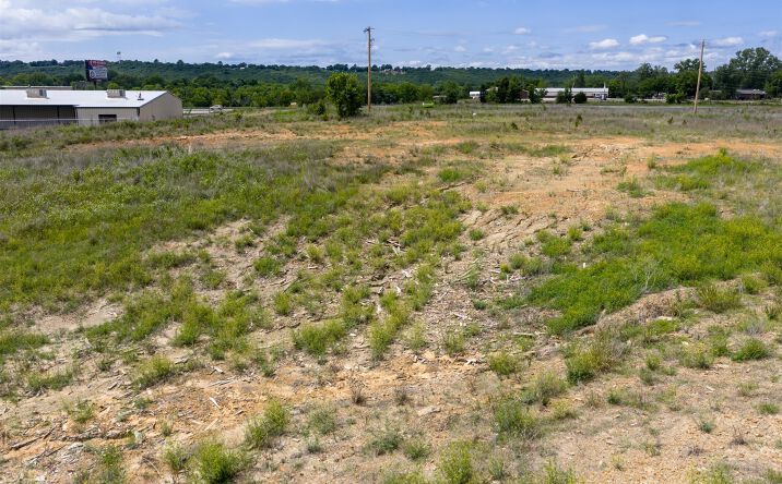 Pictures of Land property located at 2 Hwy 75, Henryetta, OK 74437 for sales - image #1
