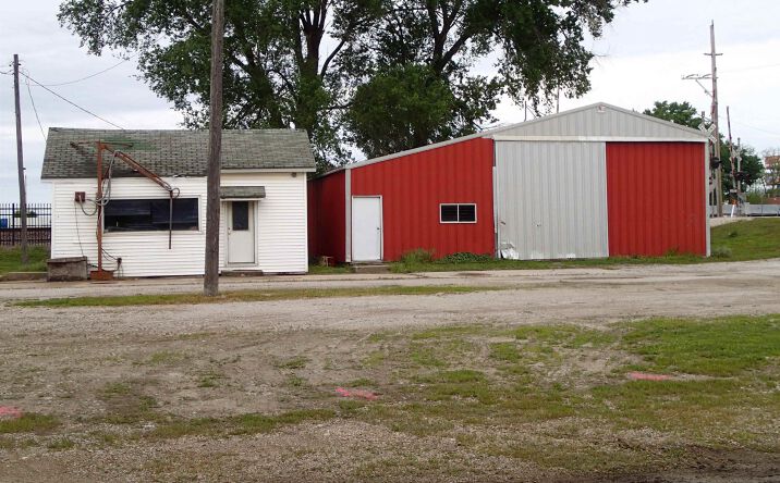 Pictures of Industrial property located at 201 S Jacobs Street, Broadwell, IL 62634 for sales - image #1