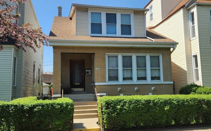 Pictures of Multifamily property located at 3456 N Whipple Street, Chicago, IL 60618 for sales - image #1