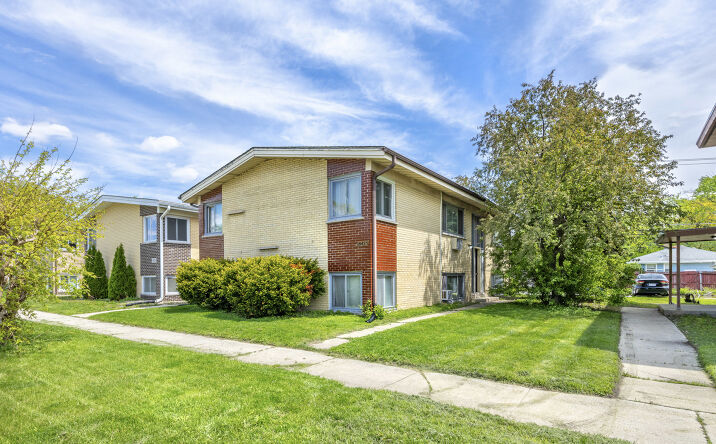 Pictures of Multifamily property located at 18425 Torrence Avenue, Lansing, IL 60438 for sales - image #1