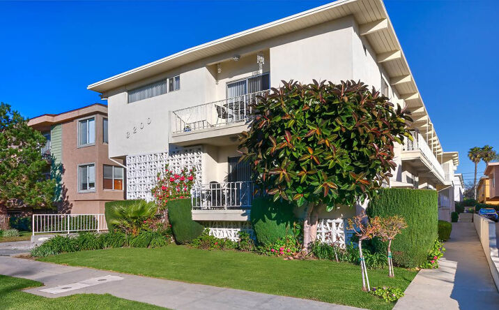 image of property at 3200 BAGLEY AVE Los Angeles CA 90034-2937