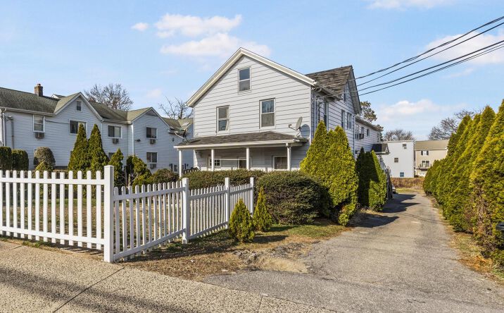 Pictures of Multifamily property located at 121 Lockwood Avenue, Stamford, CT 06902 for sales - image #1