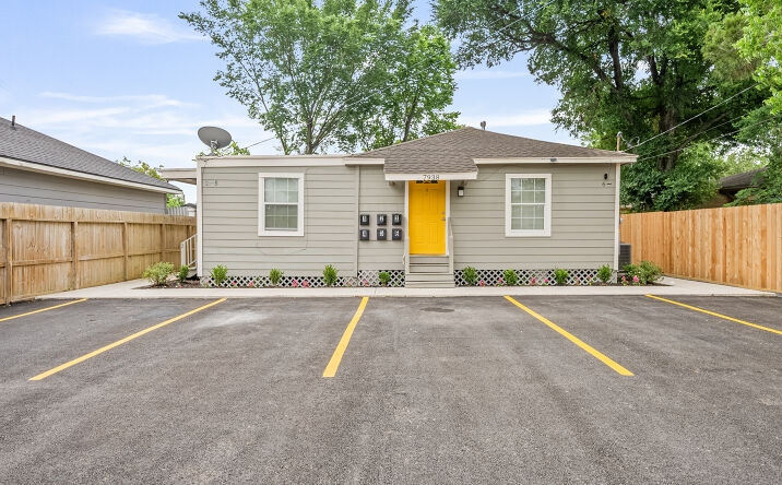 Pictures of Multifamily property located at 7938 KERR ST, HOUSTON, TX 77029 for sales - image #1