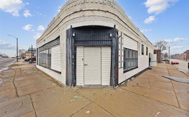 Pictures of Retail, Office, Mixed Use property located at 2600 N FLORISSANT AVE, SAINT LOUIS, MO 63106-2926 for sales - image #1
