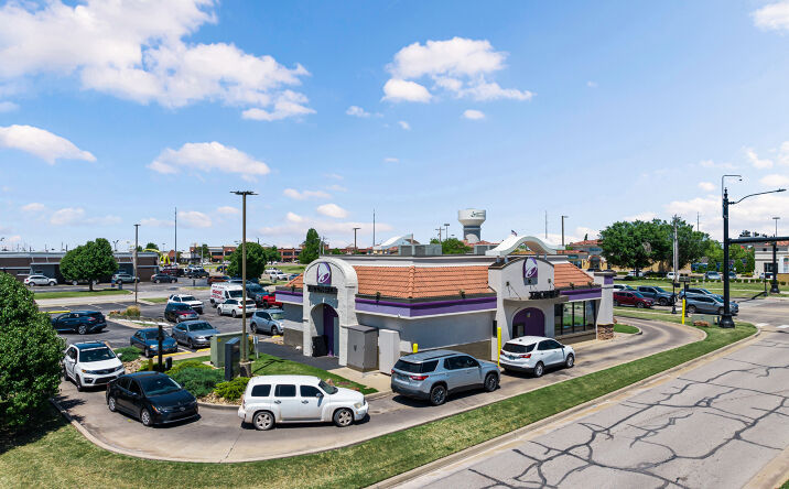 Pictures of Retail property located at 26 E 33RD ST, EDMOND, OK 73013-4603 for sales - image #1