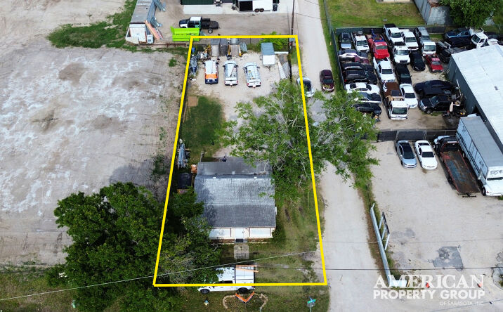 Pictures of Industrial property located at 5011 15TH ST E, Bradenton, FL 34203 for sales - image #1