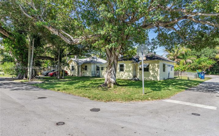 Pictures of Multifamily property located at 8701 NE 8th Ct, Miami, FL 33138 for sales - image #1